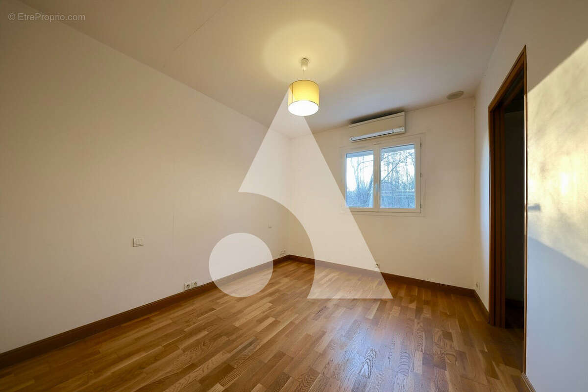 Maison à CORBEIL-ESSONNES