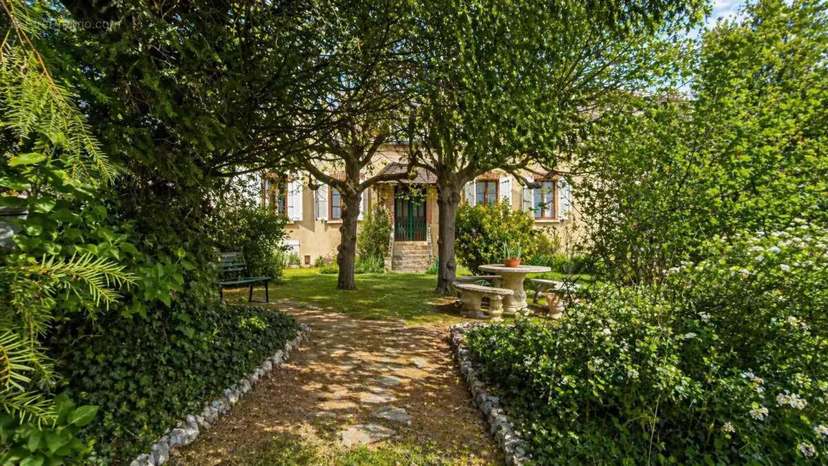 Maison à SAINT-BENOIST-SUR-VANNE