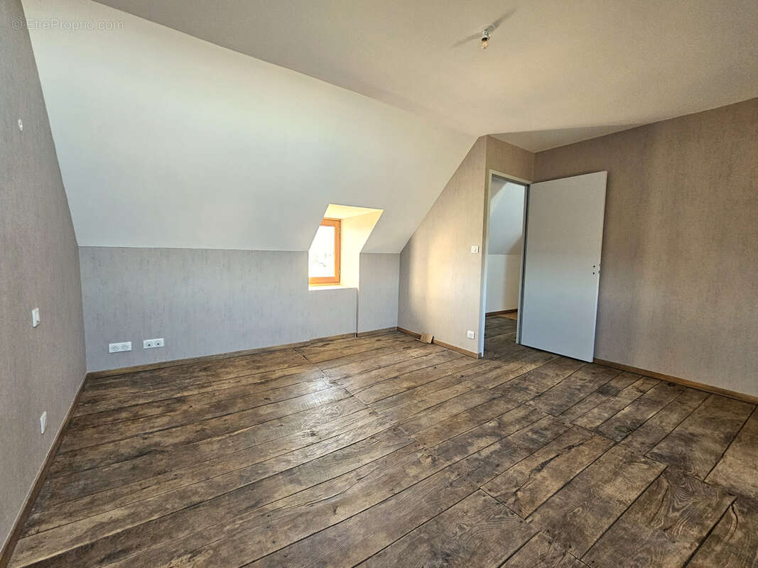 Maison à LA LOUBIERE