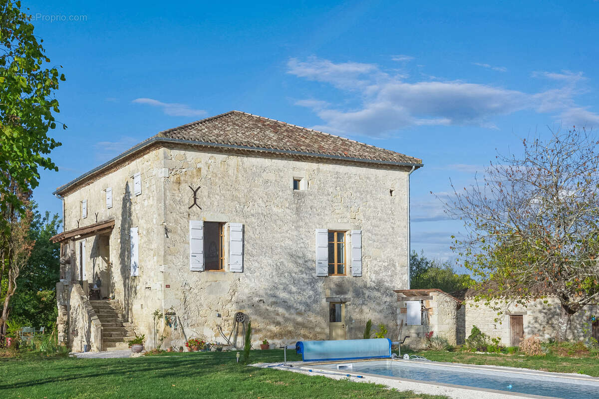 Maison à BRASSAC