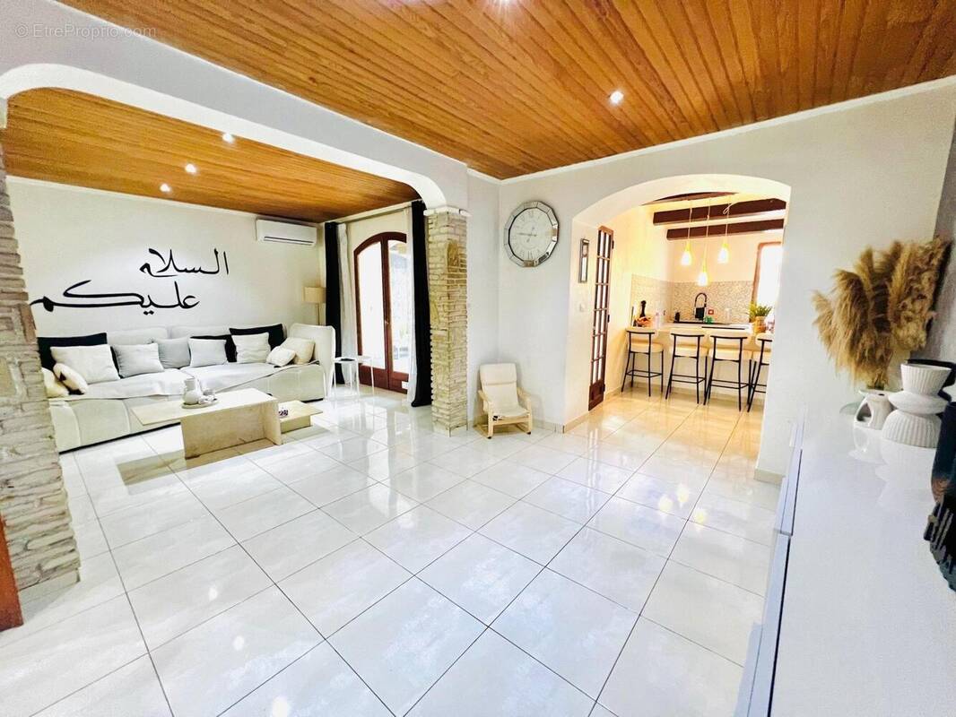 Photo 1 - Appartement à MARSEILLE-15E