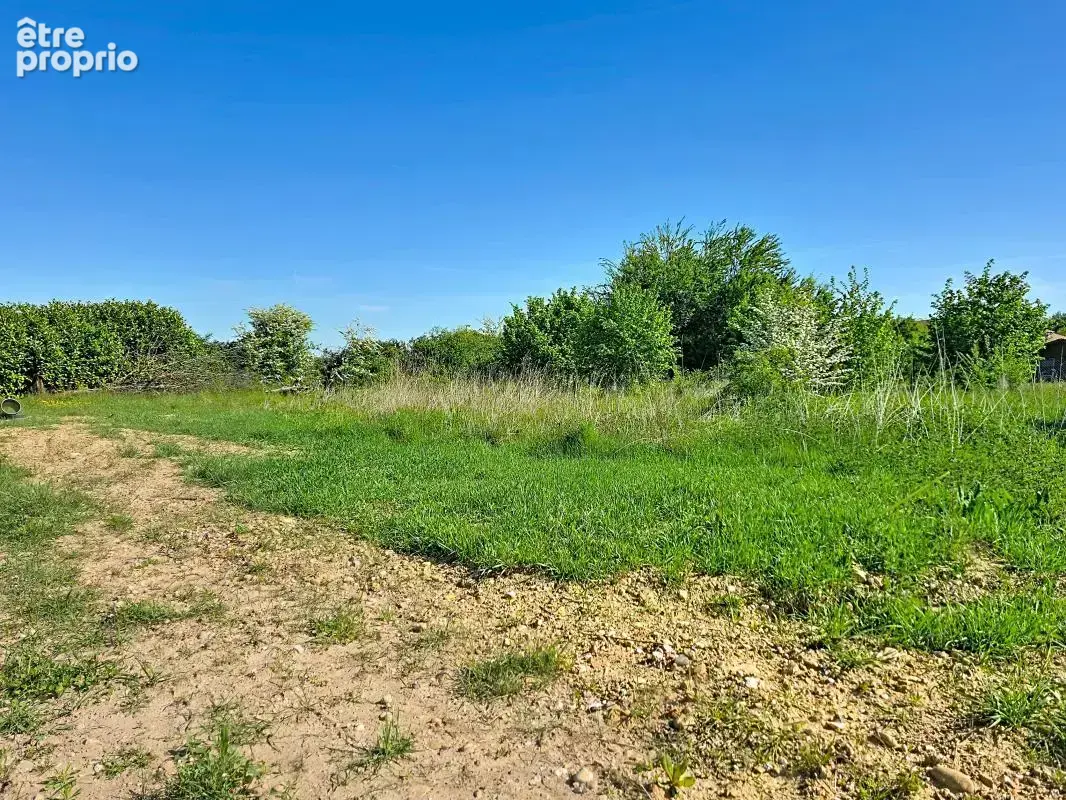 Terrain - Viabilisé - 700m² - photo 4