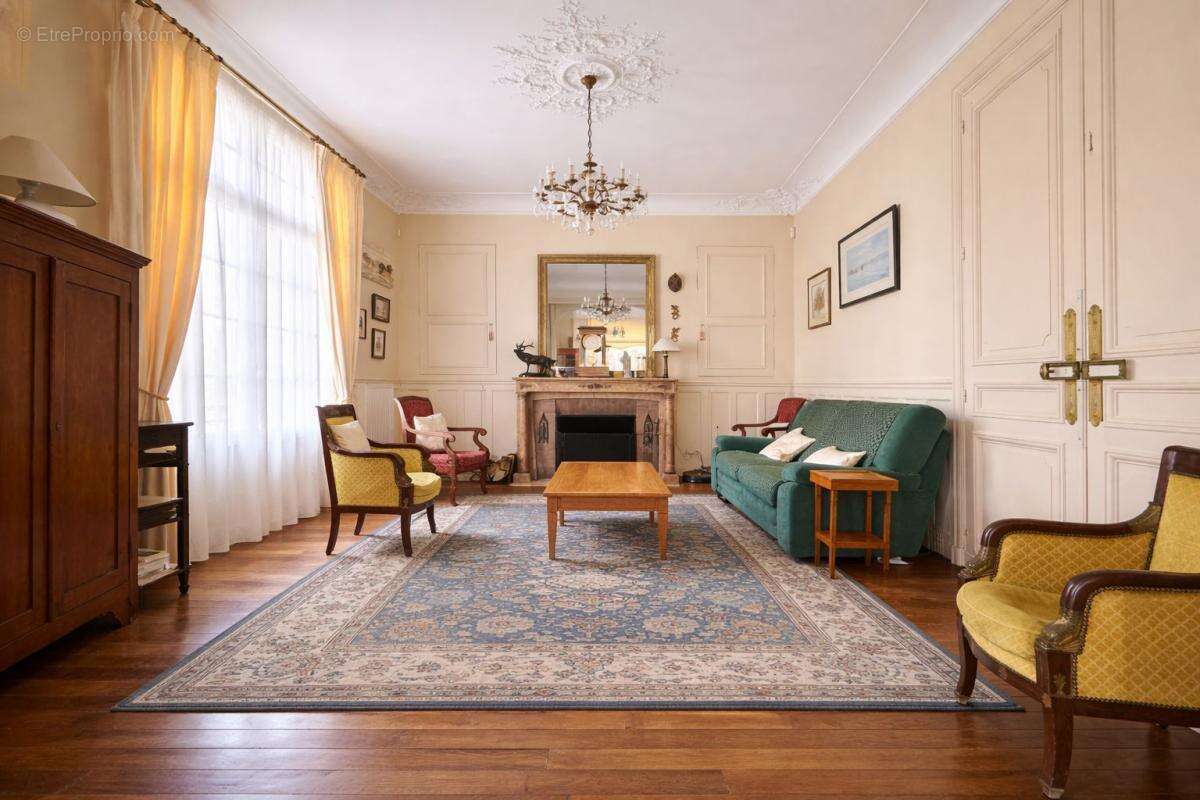 Maison à COMPIEGNE
