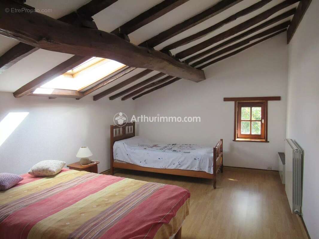 Maison à SAINT-MARTIN-DE-JUILLERS