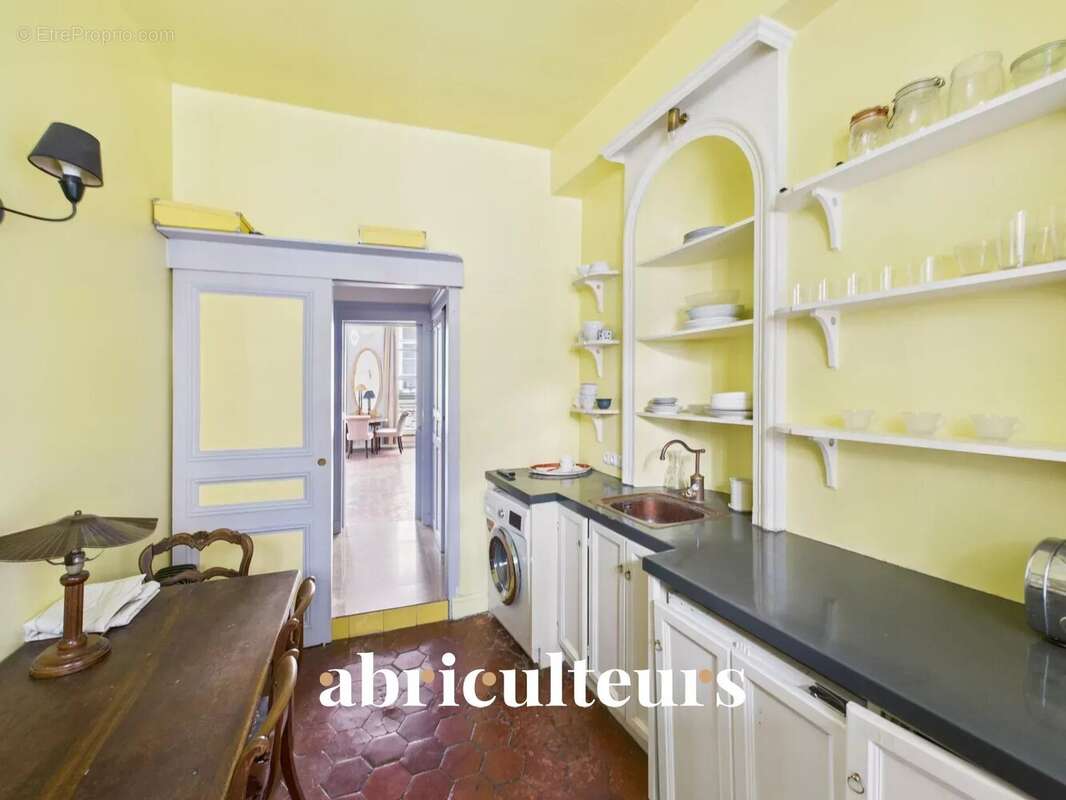 Appartement à PARIS-4E