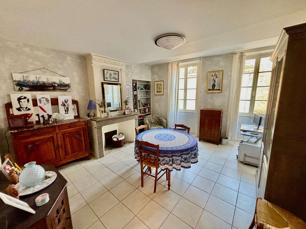 Maison à GRIGNAN
