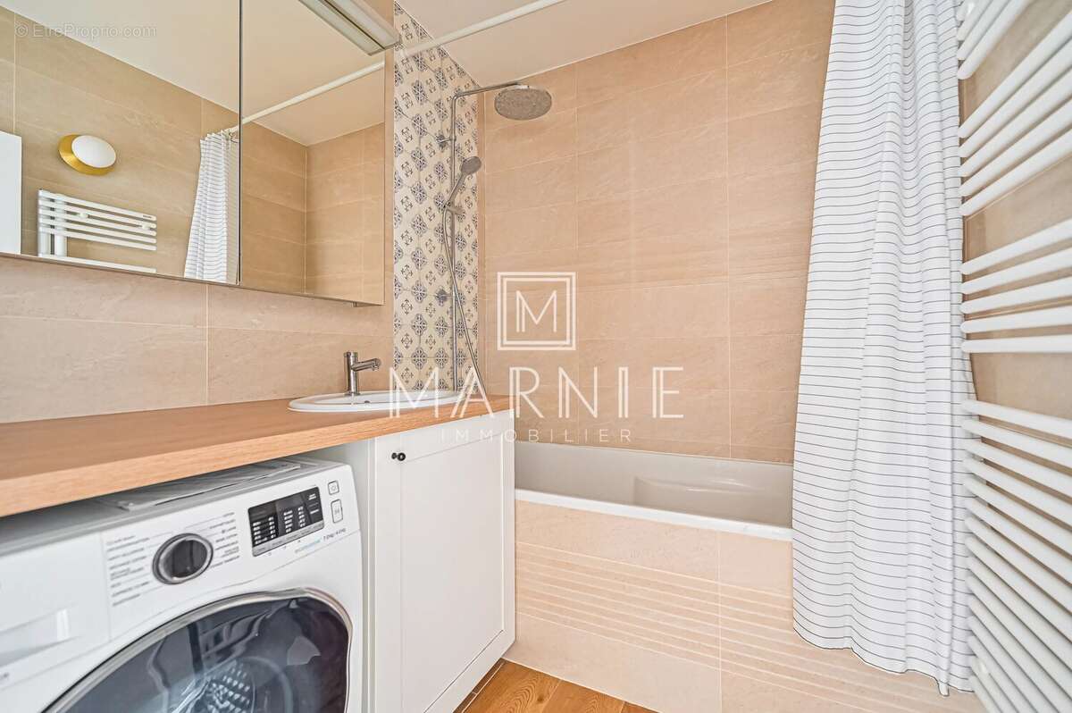Appartement à PARIS-15E