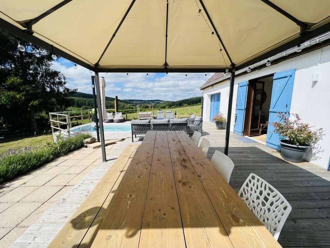 Maison à MONTSAUCHE-LES-SETTONS