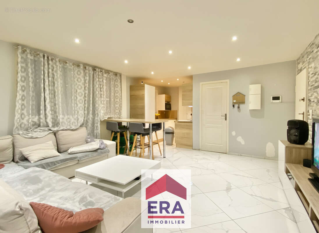 Appartement à SARTROUVILLE