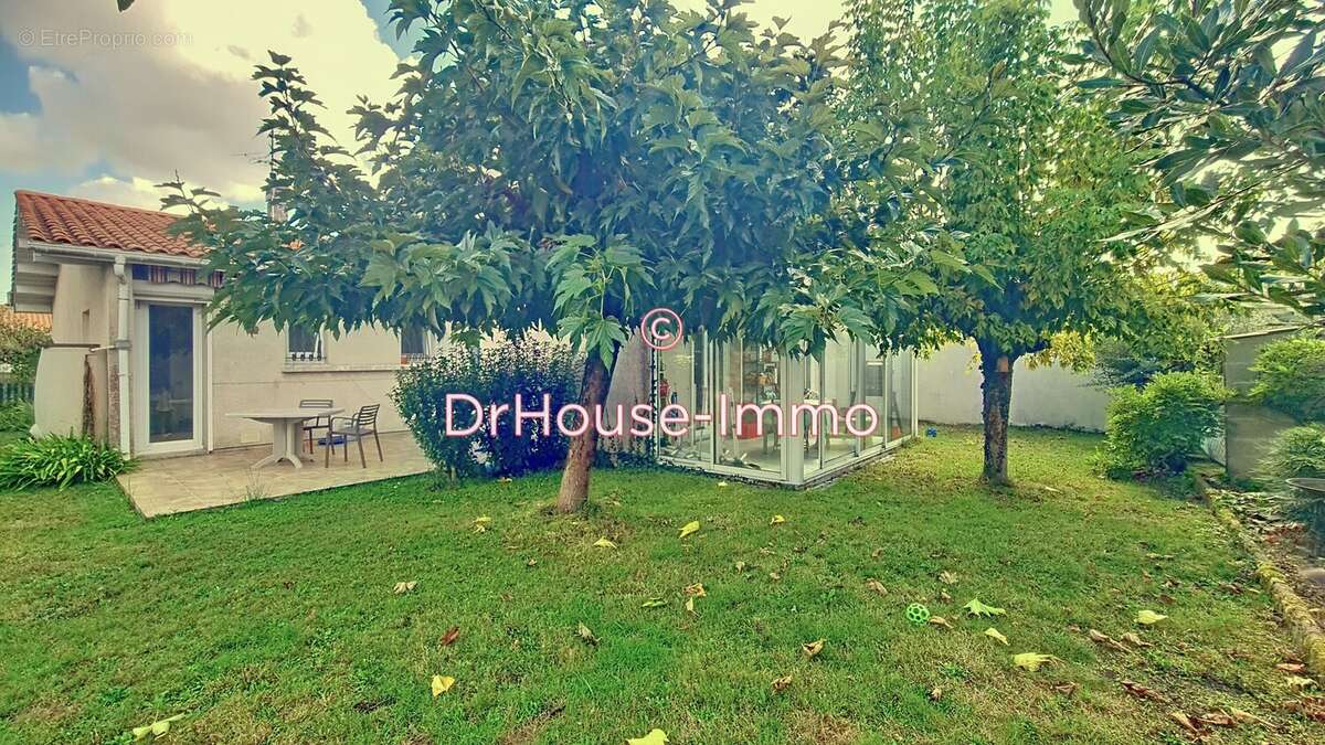 Maison à LE HAILLAN