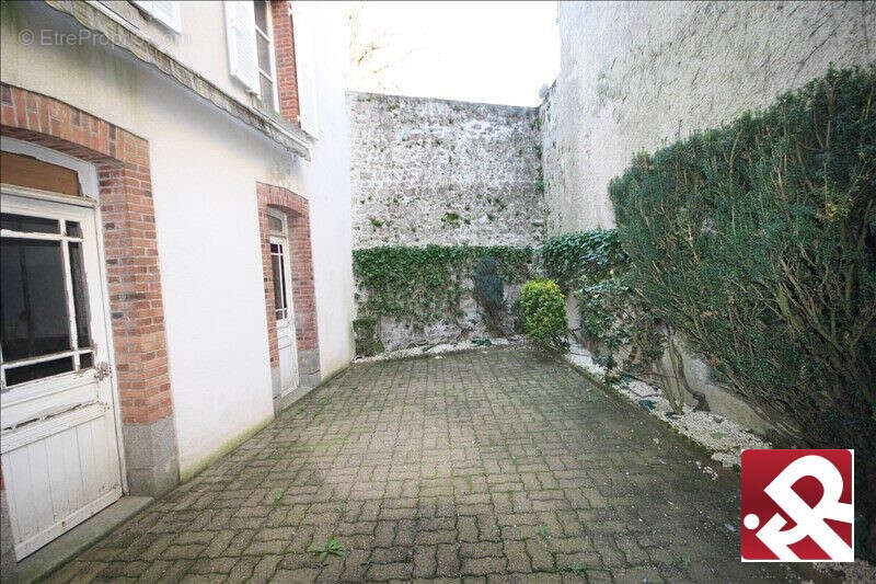 Maison à SAINT-VAURY