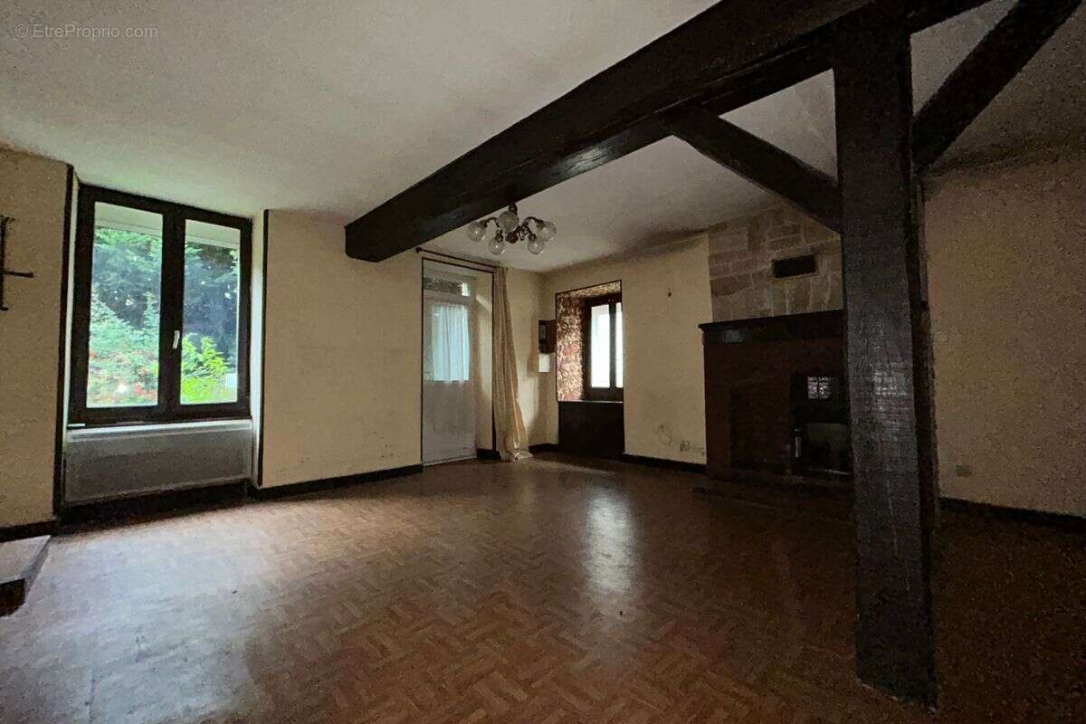 Maison à ETAIS-LA-SAUVIN