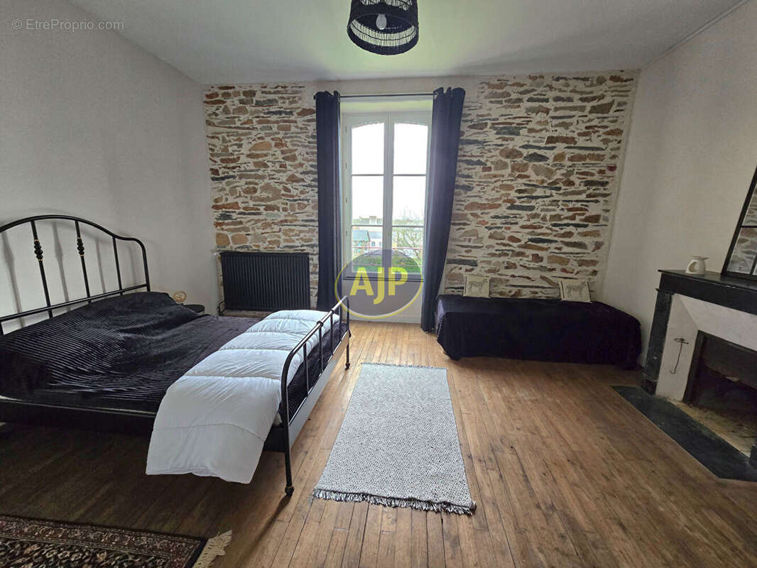 Maison à GUEMENE-PENFAO