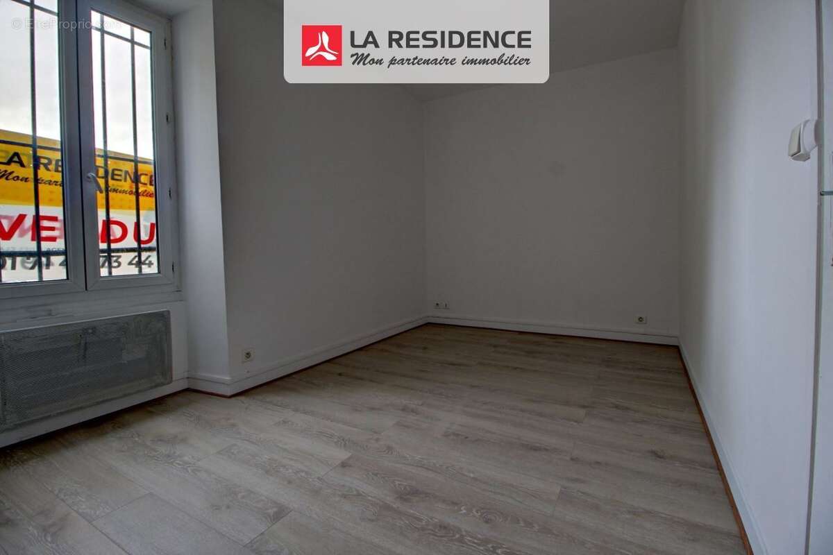 Maison à LES CLAYES-SOUS-BOIS