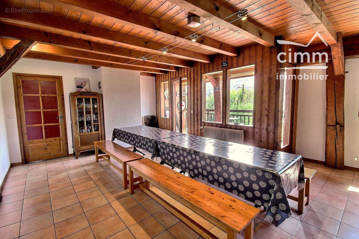 Maison 9 pièces 224 m² à vendre à Samoens (74340) - photo 4