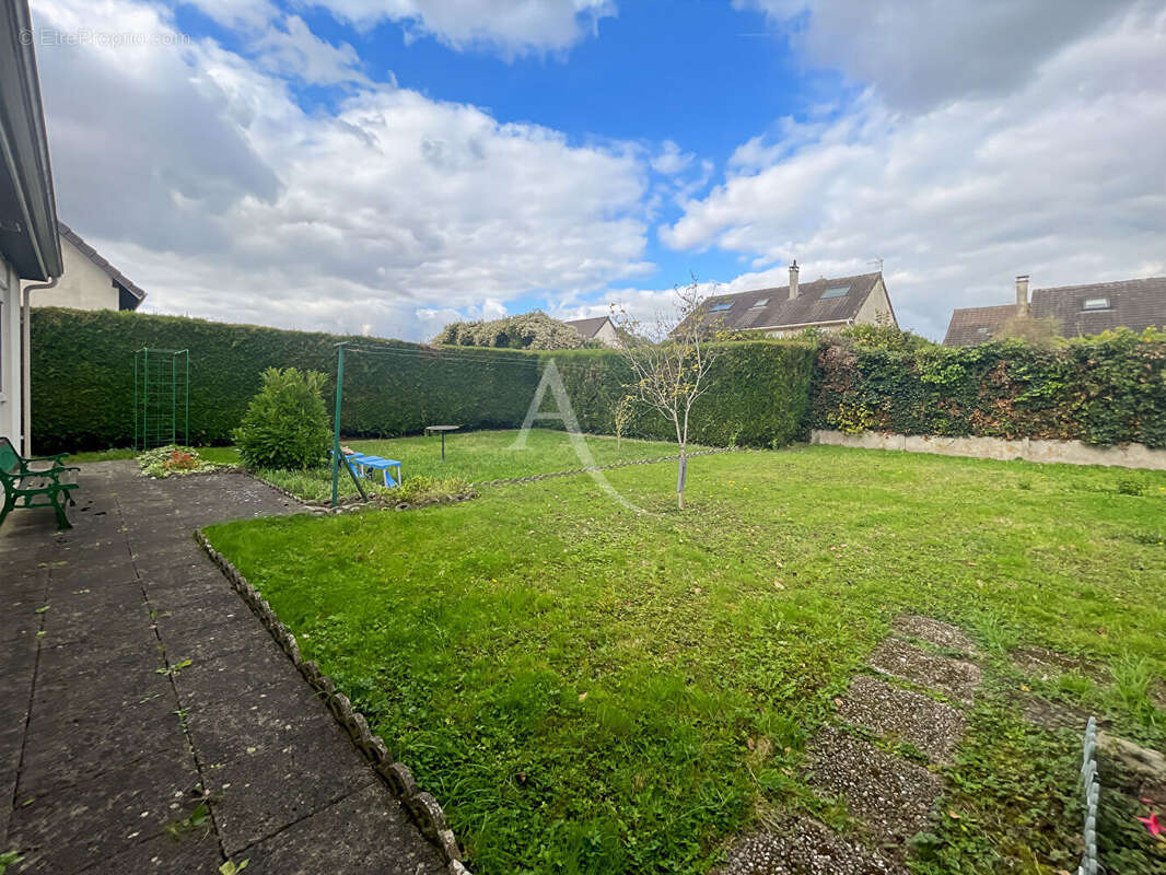 Maison à VERNEUIL-L&#039;ETANG