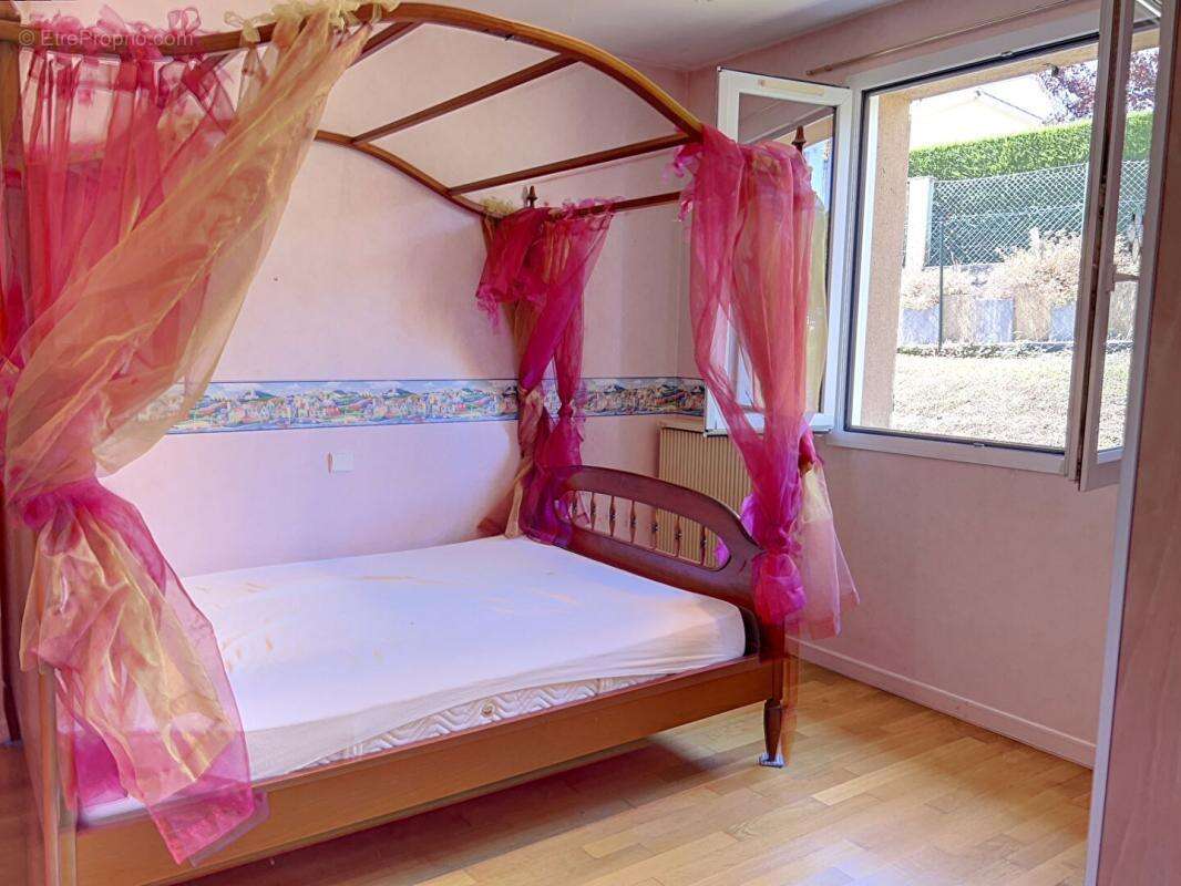 Maison Bibost Plain-pied 5 pièce(s) 110.38 m2 - photo 8
