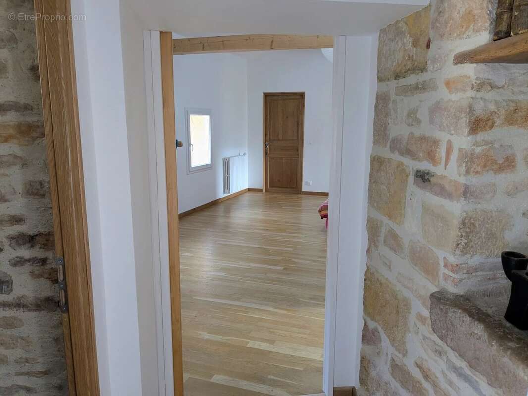 Maison 225 m² à Hurigny  - photo 15