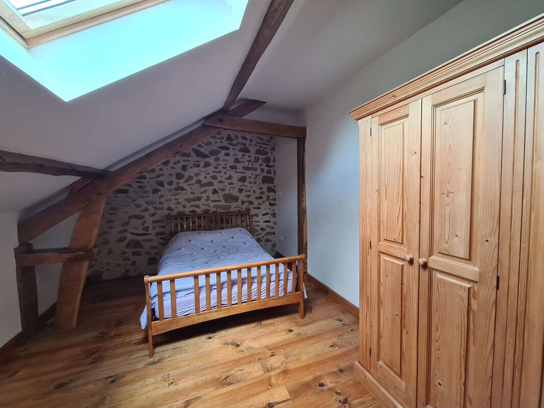 Maison à EYMOUTIERS