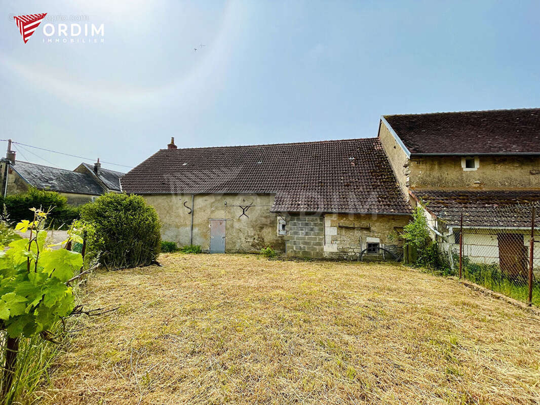 Maison à SAINT-SAUVEUR-EN-PUISAYE