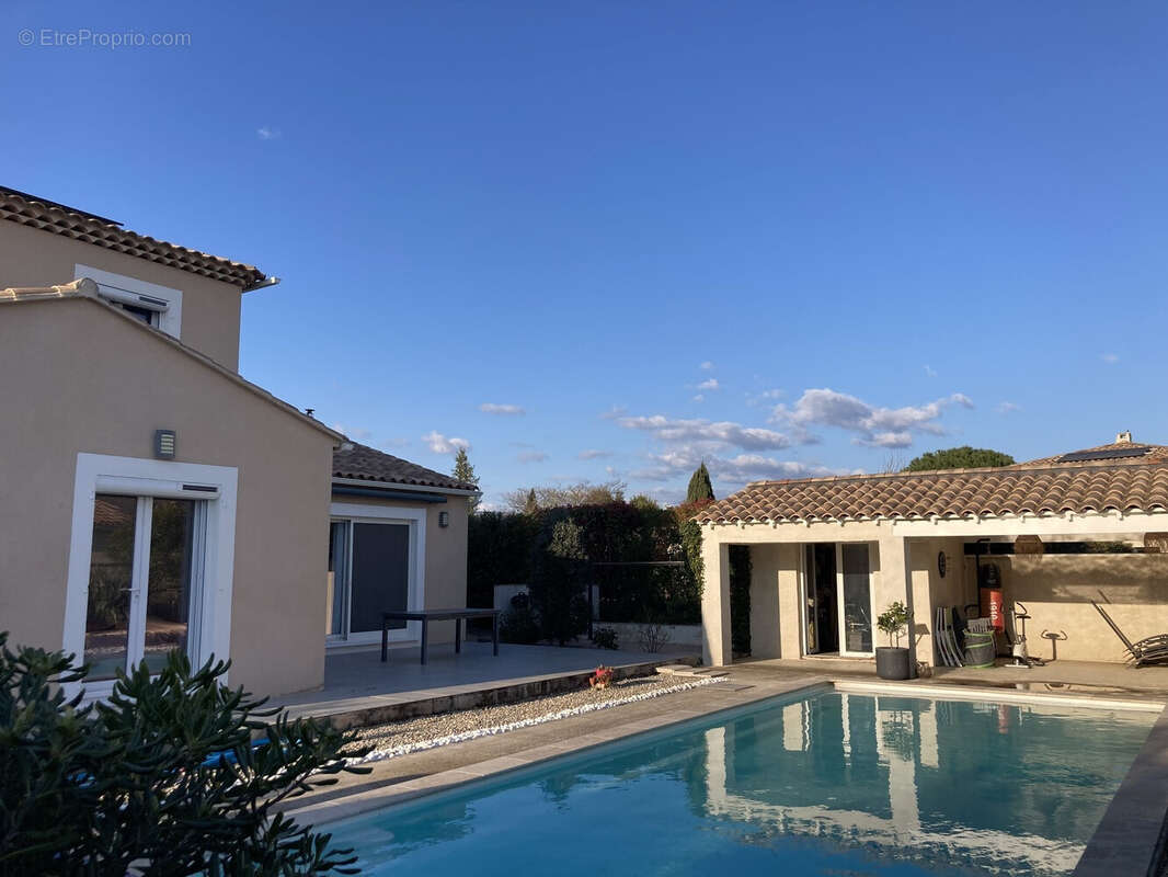 Maison 4 chbres de 2016 avec piscine / garage - photo 4