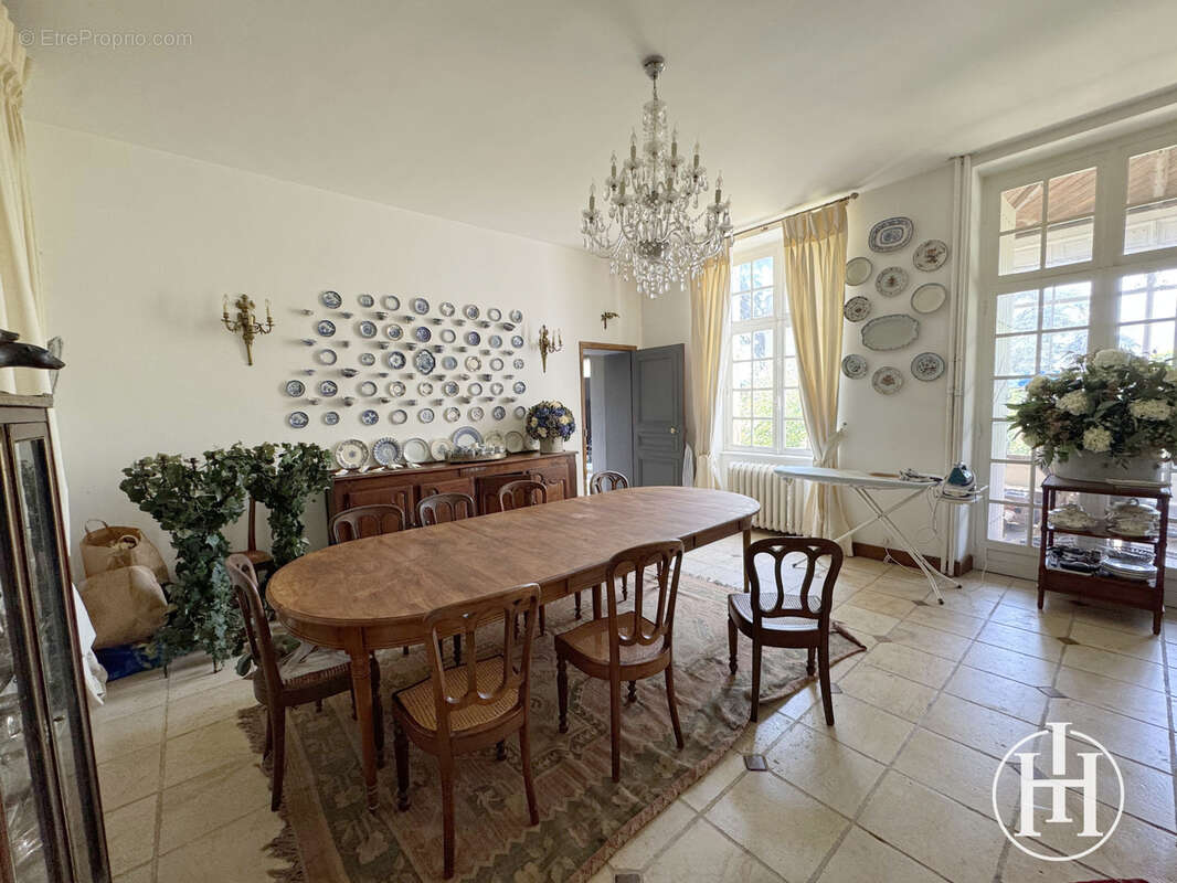 Maison à BRUERE-ALLICHAMPS