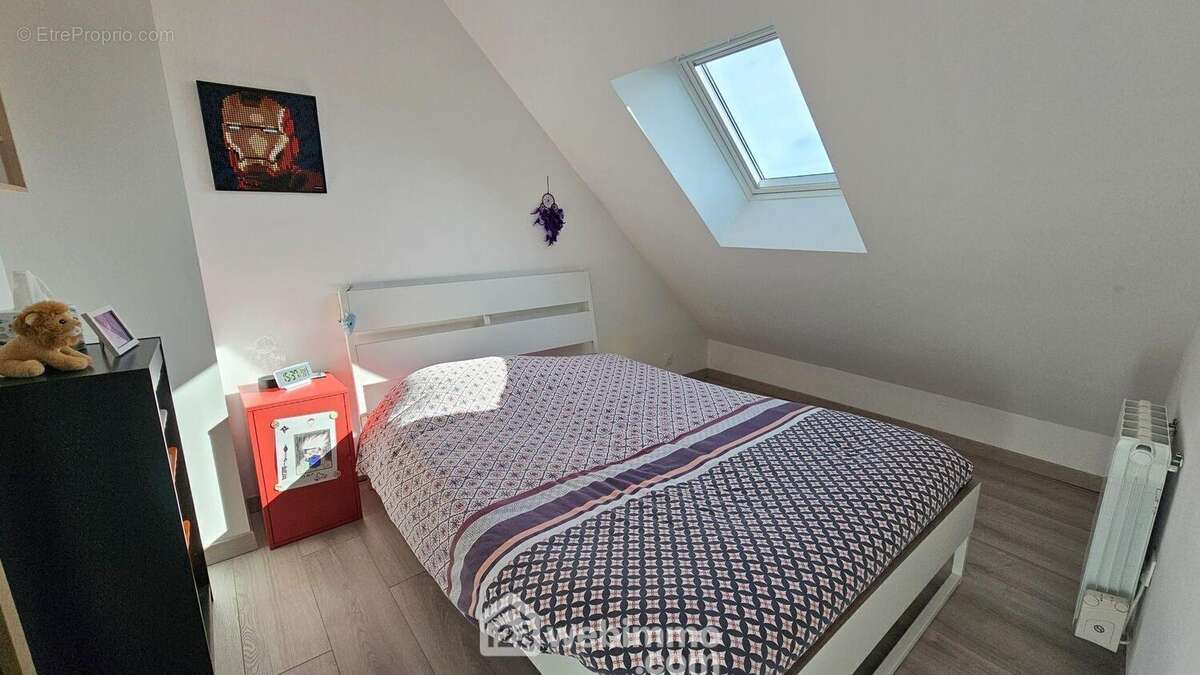 Une seconde chambre de 6 m² LC et 10 m² au sol. - Appartement à PUISEAUX