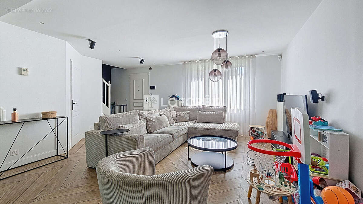 Maison à FONTENAY-EN-PARISIS