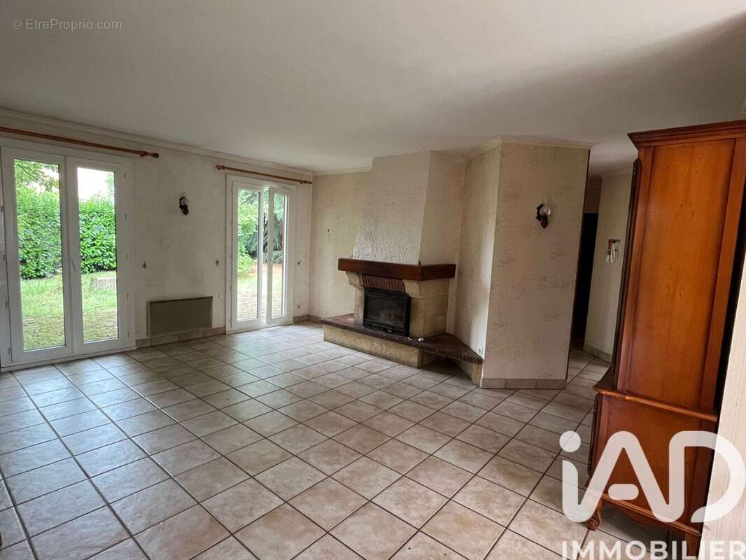 Maison 147 m² à Selommes  - photo 2