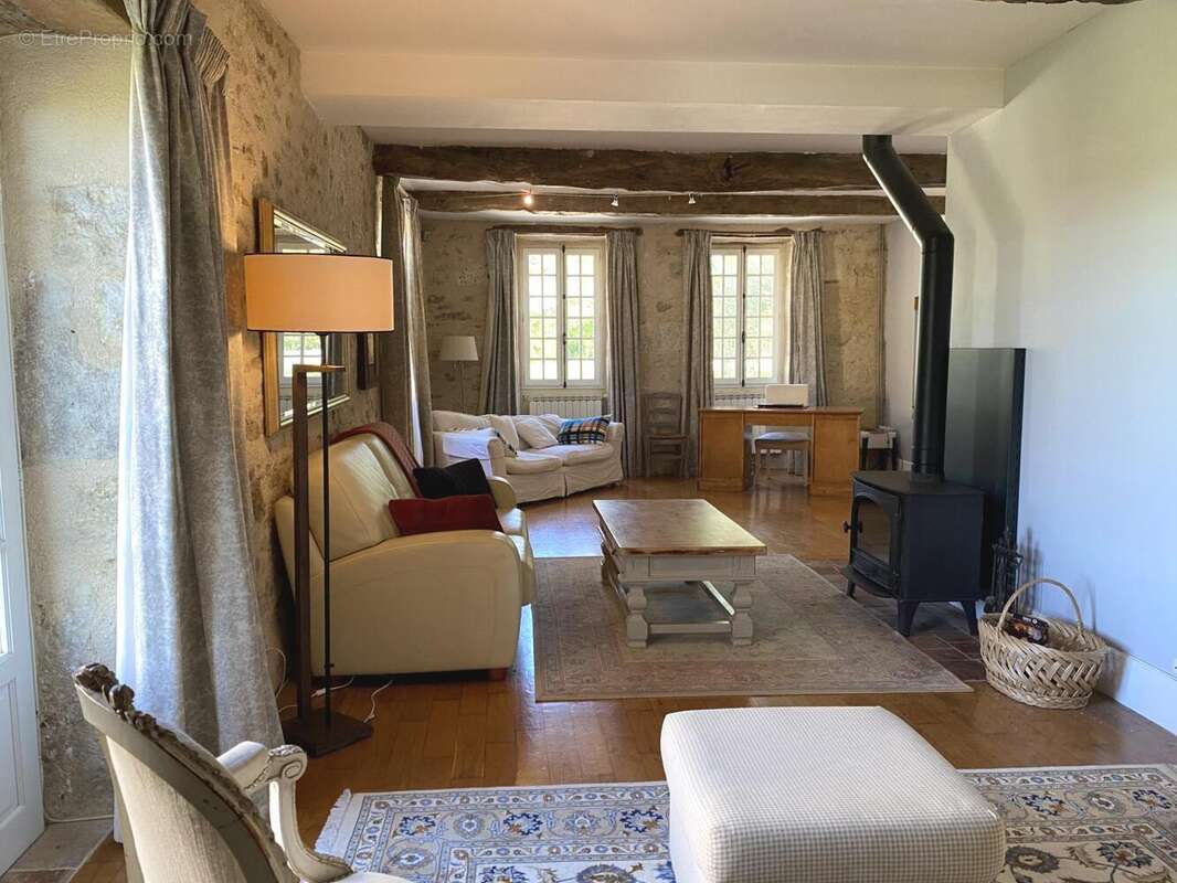 Maison à MAUVEZIN