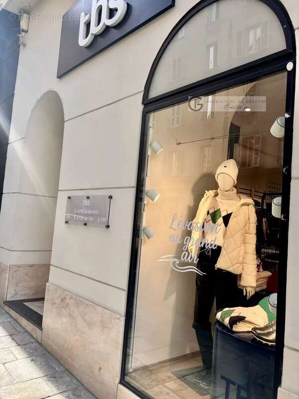 Commerce à SAN-MARTINO-DI-LOTA