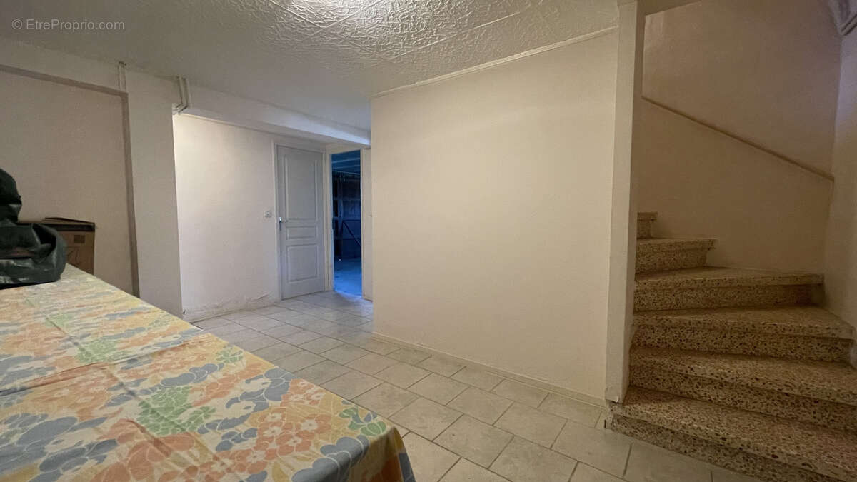 Maison à VILLELONGUE-DELS-MONTS