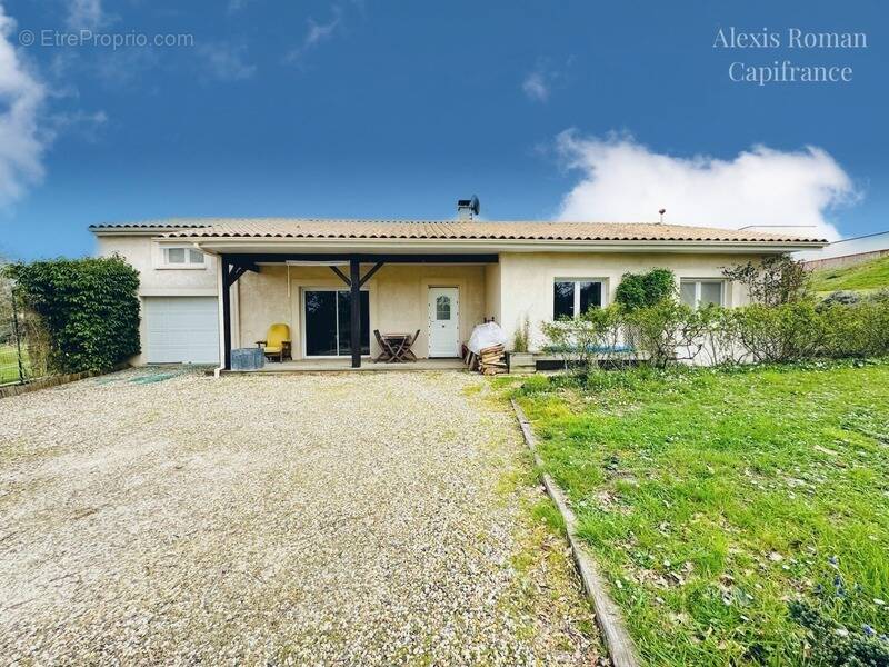 Maison à MENESPLET