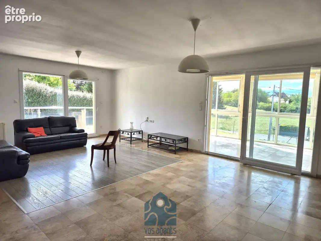 Maison 5 pièces avec véranda garage double et terrasse - photo 3