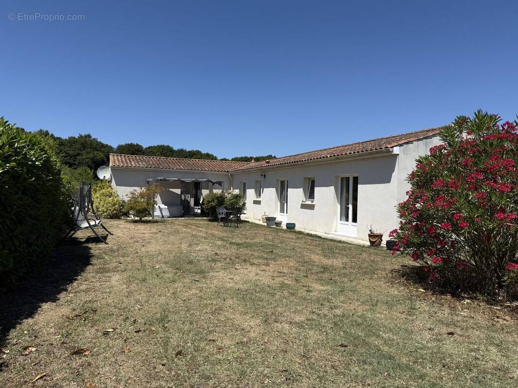 Maison à SAINT-FORT-SUR-GIRONDE