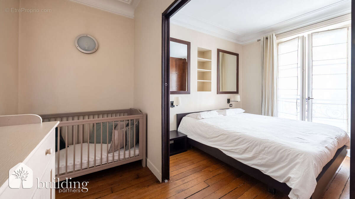 Appartement à PARIS-17E