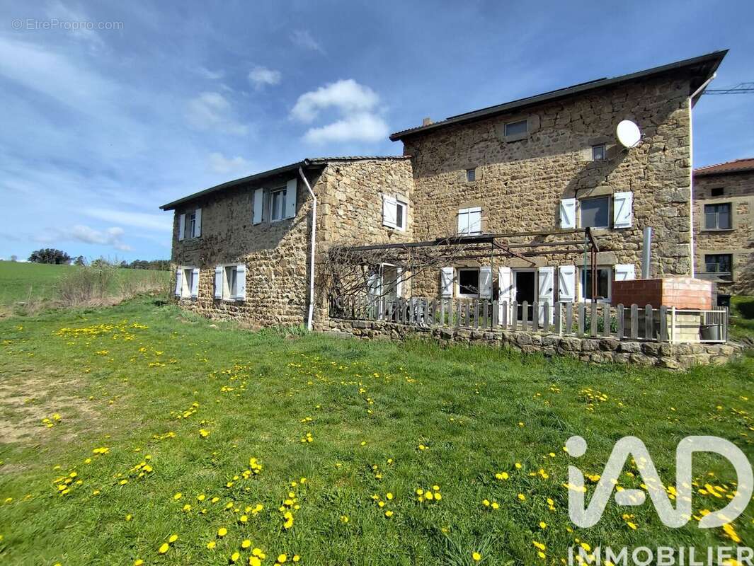 Maison 248 m² à Usson-En-Forez  - photo 5