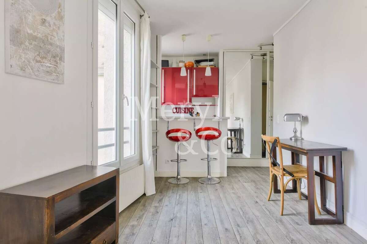 Appartement à PARIS-14E