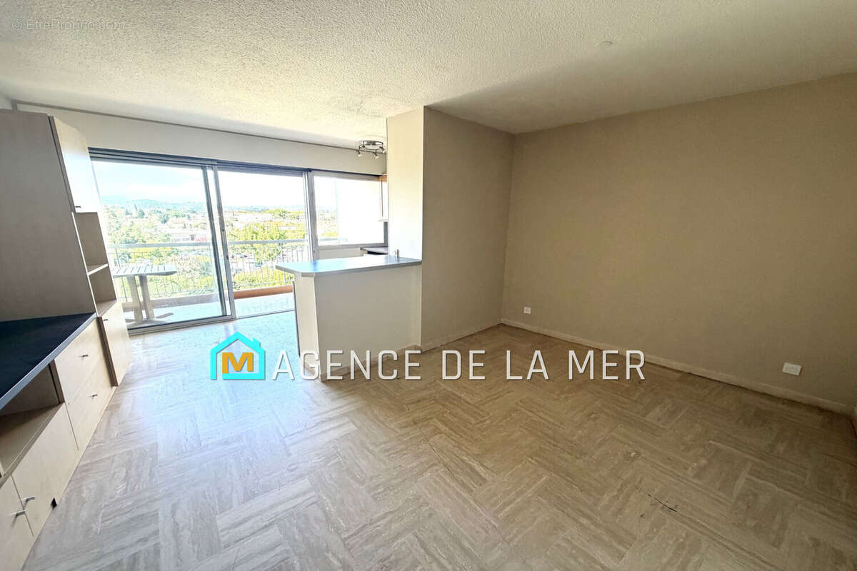 Appartement à MANDELIEU-LA-NAPOULE