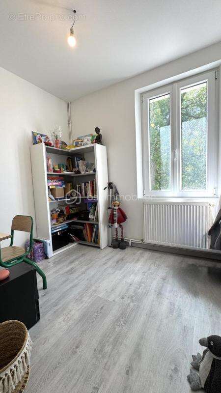 Maison de caractère à Crépy-en-Valois – Un cadre de vie paisible et pratique - photo 12