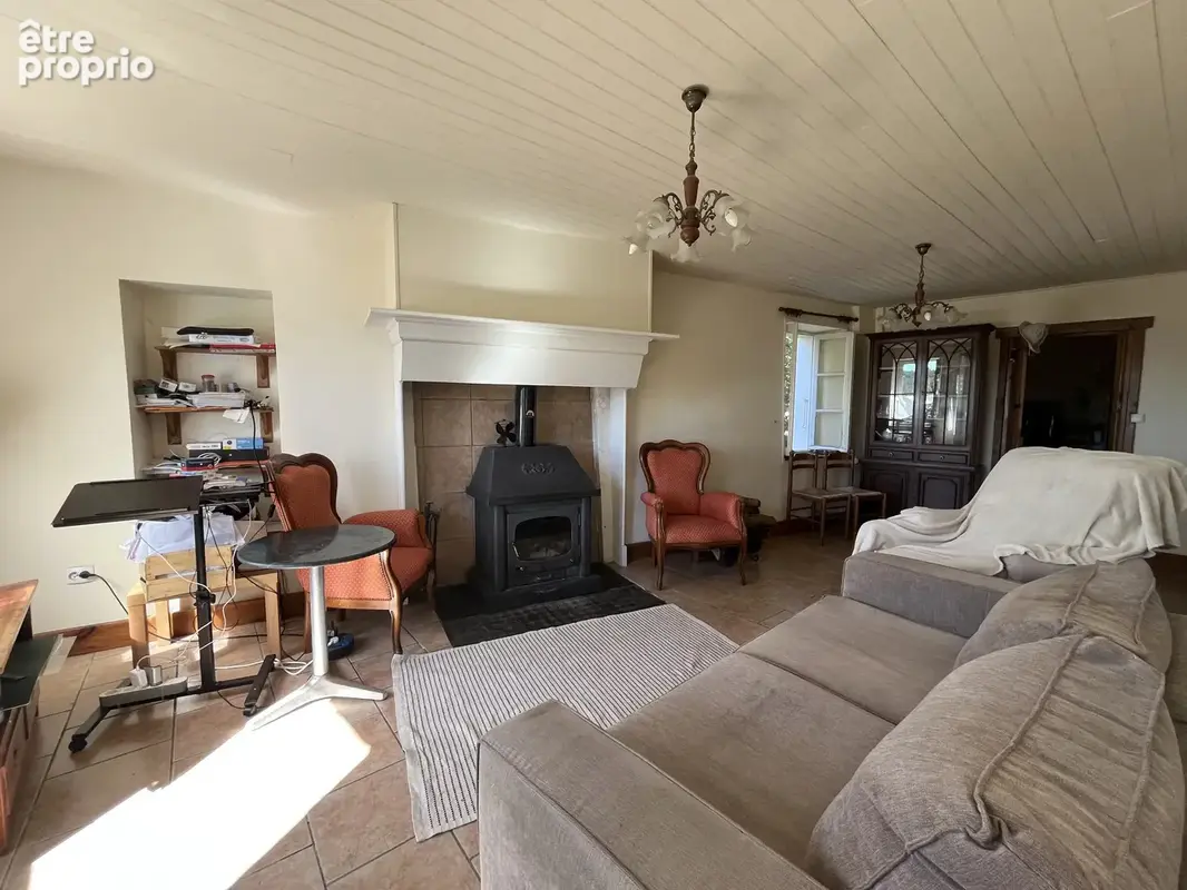 Ensemble immobilier à ETAGNAC - photo 12