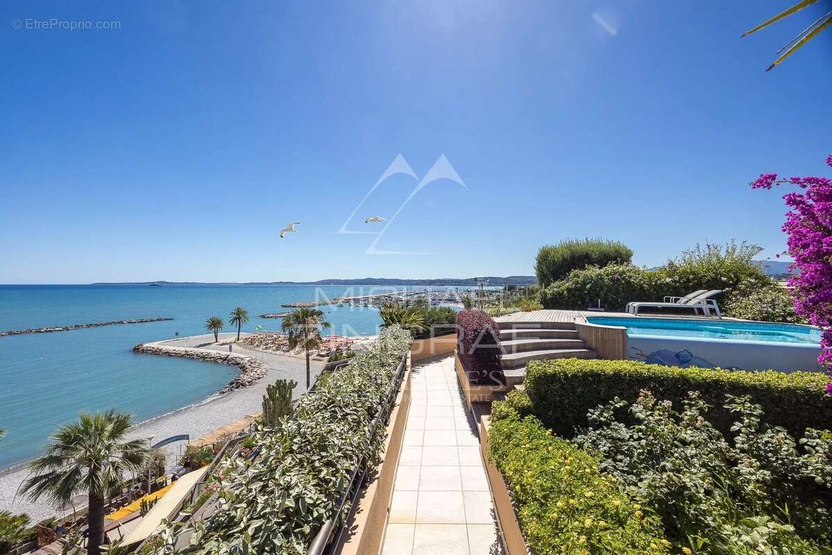 Appartement à SAINT-LAURENT-DU-VAR