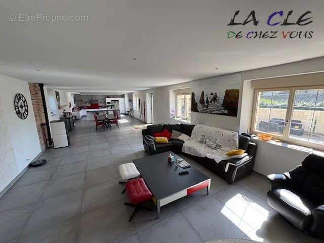 Maison à SAINT-HILAIRE-DES-LOGES