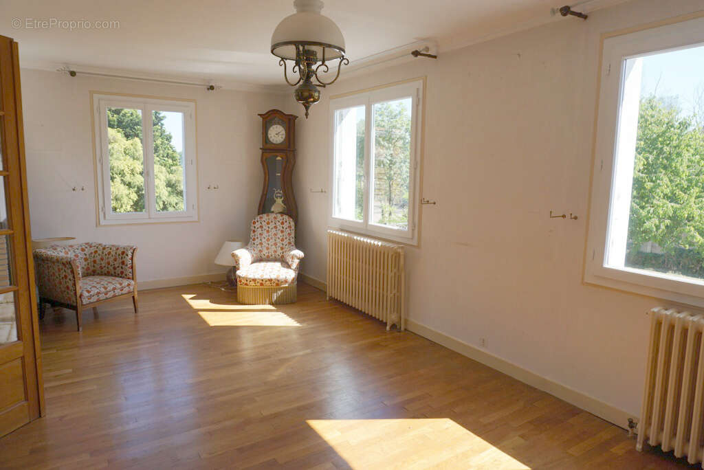 Maison à PARAY-LE-MONIAL