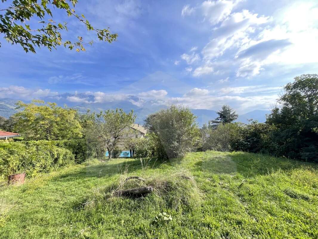 Maison à SAINT-NAZAIRE-LES-EYMES