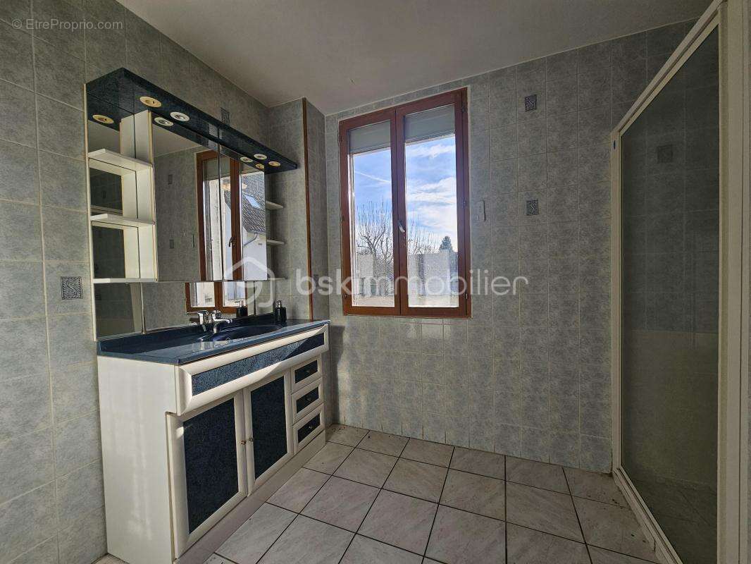 Maison à SAINT-PIERRE-LES-NEMOURS