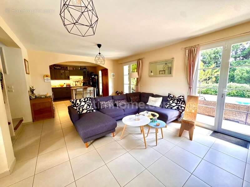 Charmante maison au calme, 4 chambres, piscine, 600 m2 de terrain - photo 3