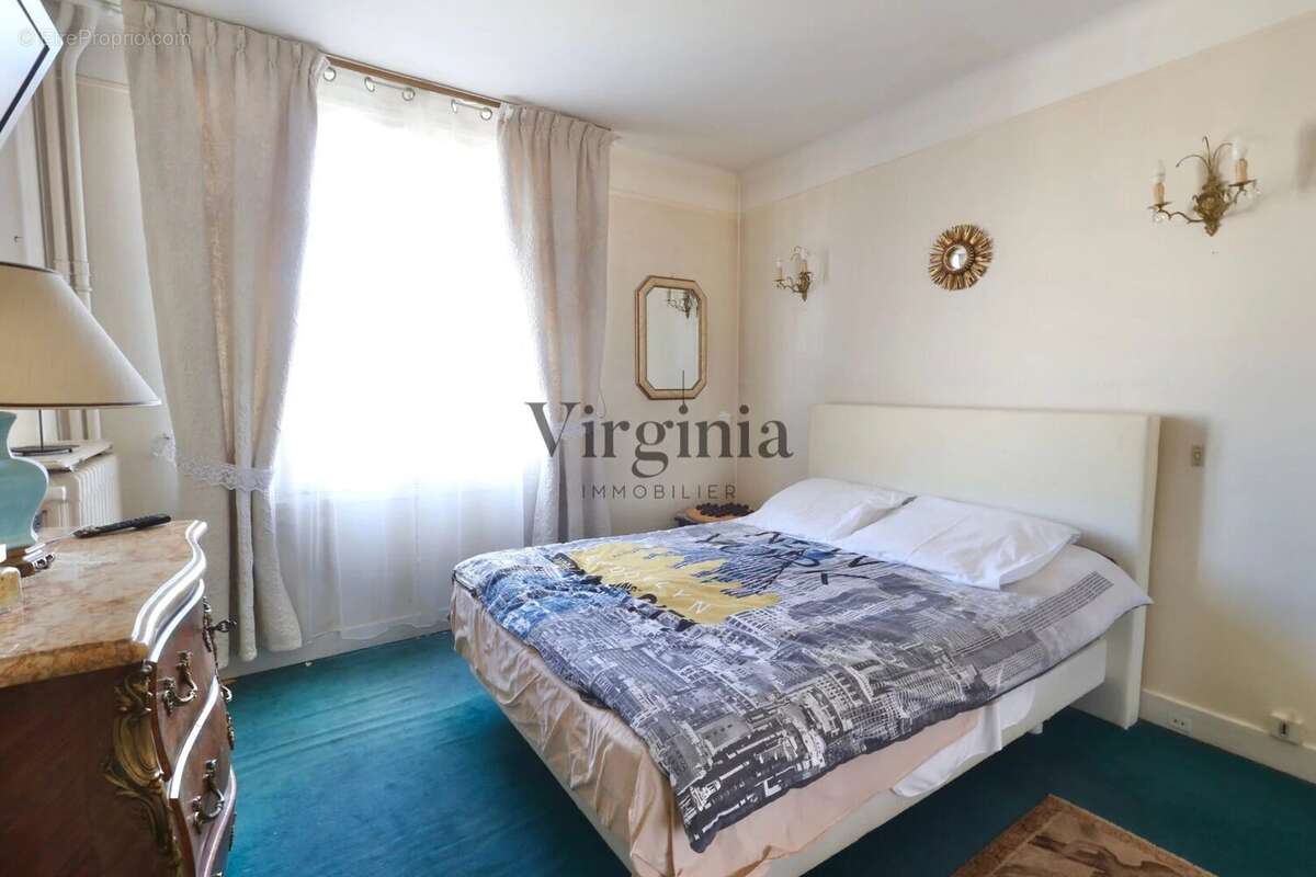 Appartement à CHARENTON-LE-PONT