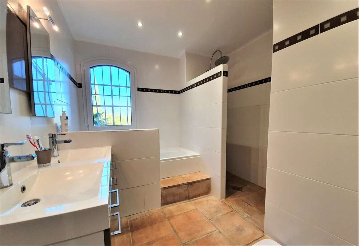 Maison 6 pièces 253m² - photo 17