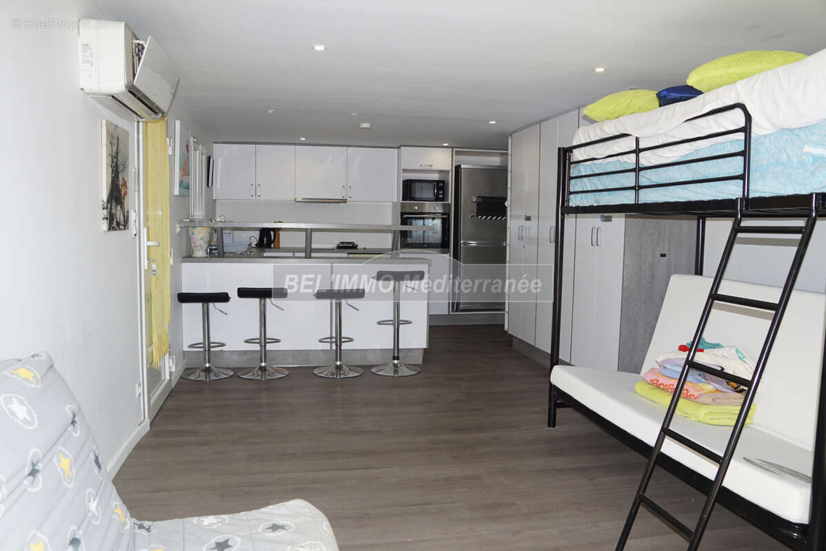 Centre-Ville, Villa de 190 m2 sur terrain de 835 m2 - photo 6
